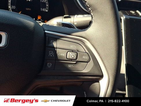 Used 2024 Jeep Grand Cherokee Altitude AWD/4WD image 24