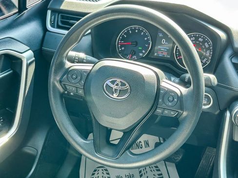 Used 2021 Toyota RAV4 XLE w/ Carpet Mat Package (TMS) FWD image 16