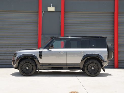 Used 2023 Land Rover Defender 110 X-Dynamic SE AWD/4WD image 12