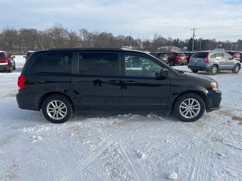 Used 2016 Dodge Grand Caravan SXT image 5