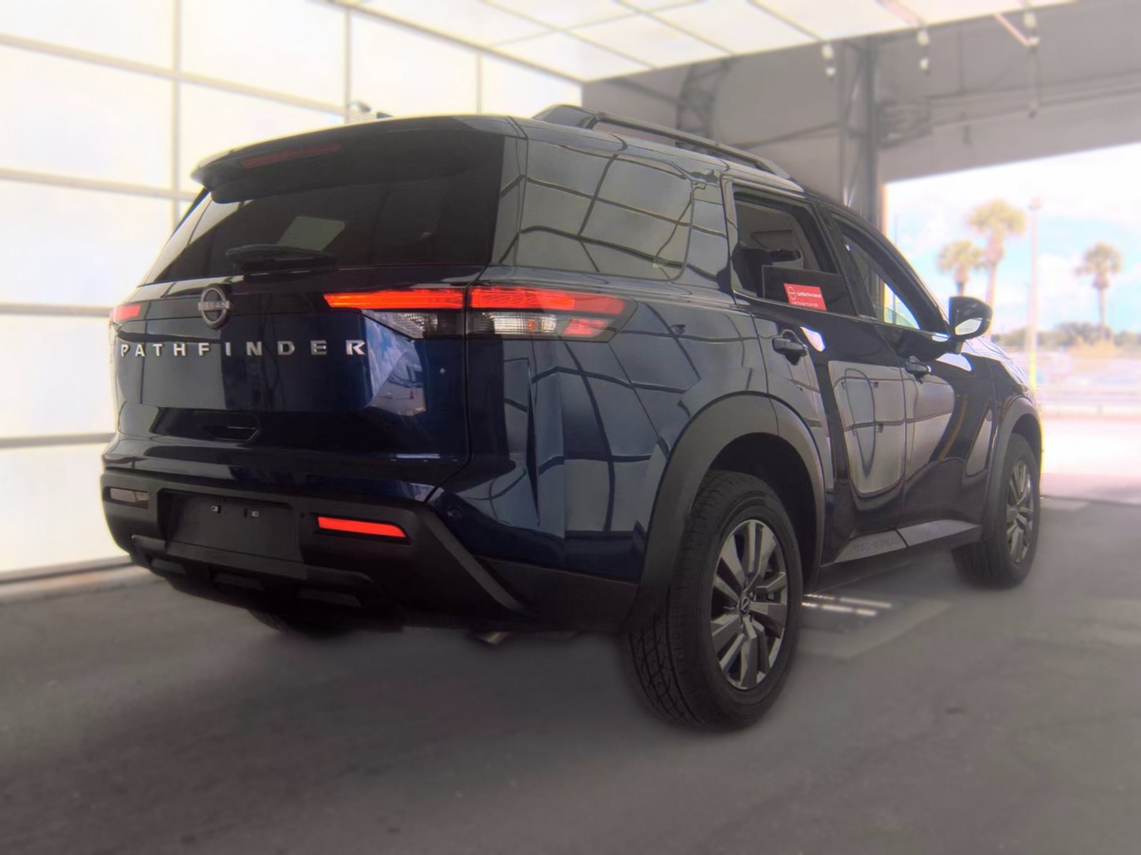 Used 2025 Nissan Pathfinder SV FWD image 2