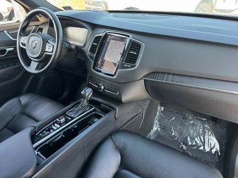 Used 2020 Volvo XC90 T6 Momentum w/ Protection Package Premier image 21