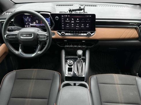 Used 2024 GMC Canyon AT4 w/ Technology Package image 10