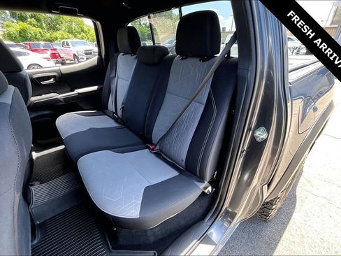 Used 2020 Toyota Tacoma TRD Off-Road AWD/4WD image 23