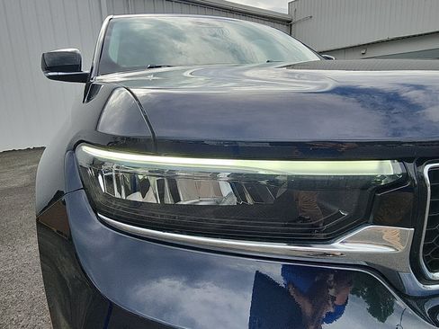 Used 2022 Jeep Grand Cherokee Overland AWD/4WD image 12