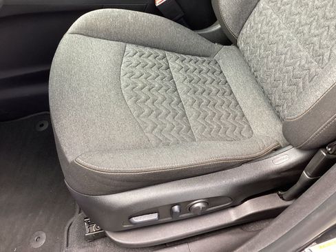 Used 2023 Chevrolet Equinox LT image 12