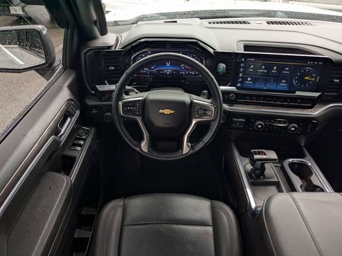 Used 2025 Chevrolet Silverado 1500 LTZ AWD/4WD image 15