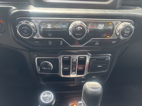 Used 2022 Jeep Wrangler Unlimited Sport AWD/4WD image 27
