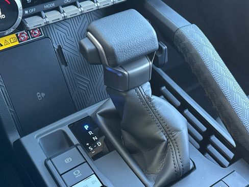 Certified 2025 Toyota 4Runner Trailhunter image 29