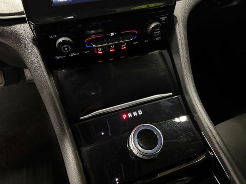 Used 2023 Jeep Grand Cherokee L Laredo image 21