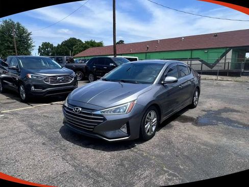 Used 2019 Hyundai Elantra Value Edition FWD image 3