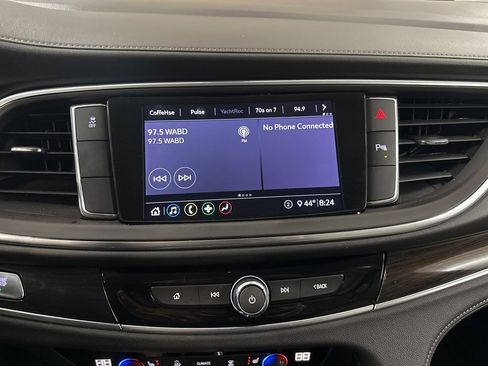 Used 2020 Buick Enclave Essence image 16