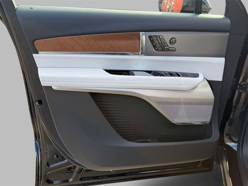 New 2026 Cadillac Vistiq Luxury image 14