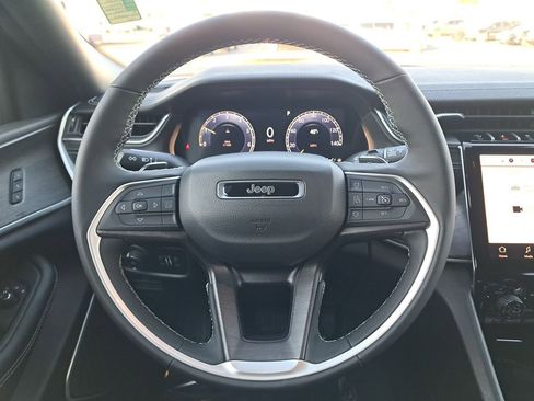 New 2025 Jeep Grand Cherokee Limited w/ Luxury Tech Group II AWD/4WD image 19