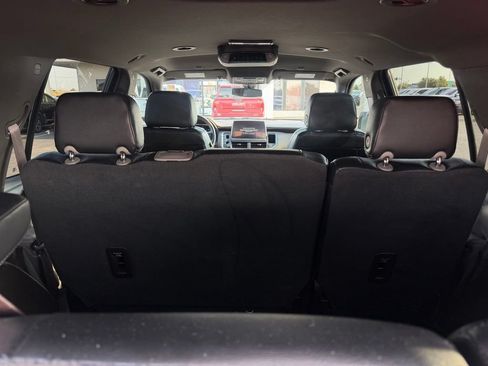 Used 2022 GMC Yukon SLE AWD/4WD image 17