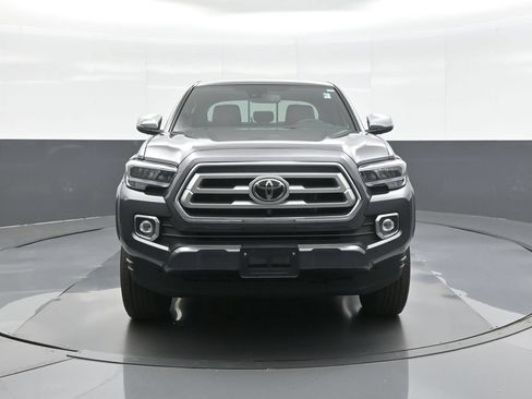 Certified 2022 Toyota Tacoma Limited AWD/4WD image 2