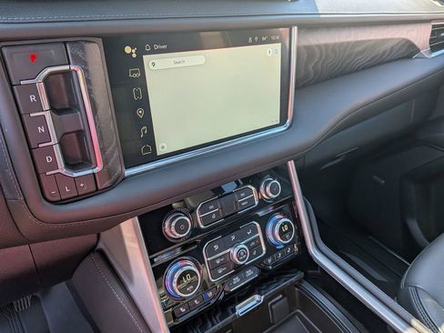 Used 2024 GMC Yukon XL Denali w/ Advanced Technology Package AWD/4WD image 16