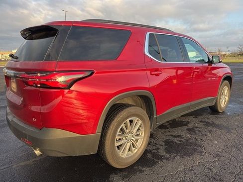 Used 2023 Chevrolet Traverse LT image 4