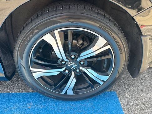 Used 2016 Honda Civic Touring image 10