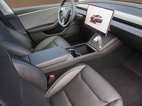 Used 2025 Tesla Model 3 RWD image 29