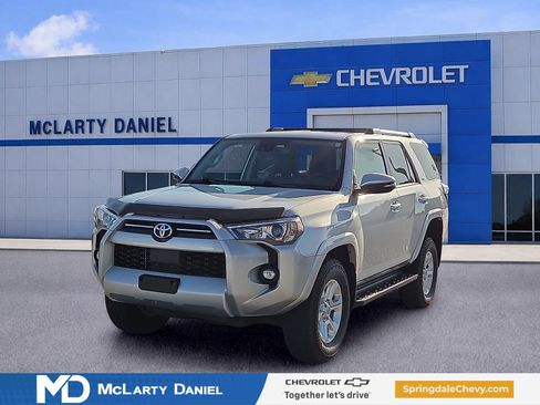 Used 2021 Toyota 4Runner SR5 Premium AWD/4WD image 2
