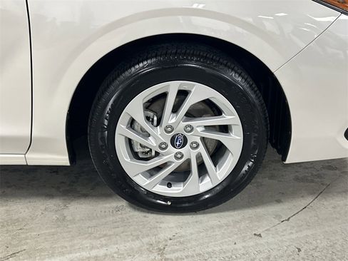 Certified 2025 Subaru Impreza 2.0i image 13