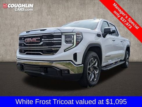 Used 2022 GMC Sierra 1500 SLT w/ SLT Premium Package image 4