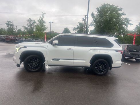 Used 2024 Toyota Sequoia Platinum AWD/4WD image 2