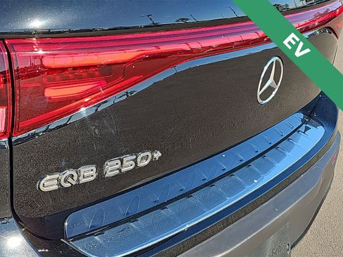 Used 2024 Mercedes-Benz EQB 250+ image 11