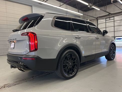 Used 2022 Kia Telluride SX w/ SX Prestige Package image 7