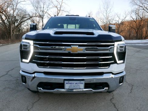 Used 2024 Chevrolet Silverado 3500 LTZ w/ LTZ Convenience Package image 3