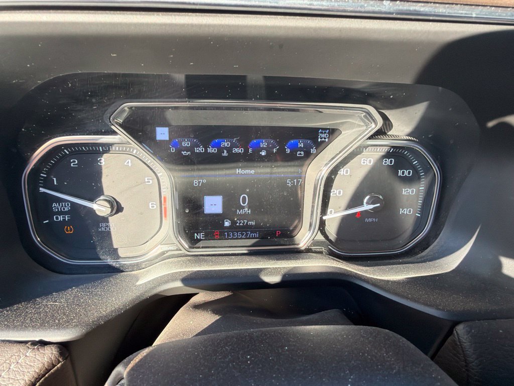 Used 2021 GMC Yukon Denali w/ Denali Premium Package AWD/4WD image 1
