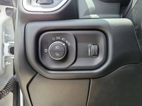 New 2026 RAM 2500 Big Horn AWD/4WD image 13