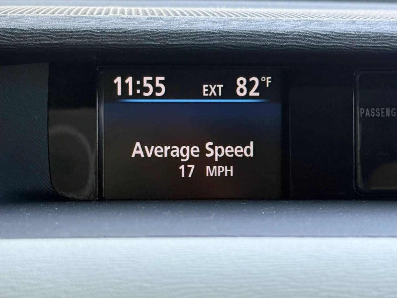 Used 2011 Toyota Sienna LE w/ Towing Pkg FWD image 5