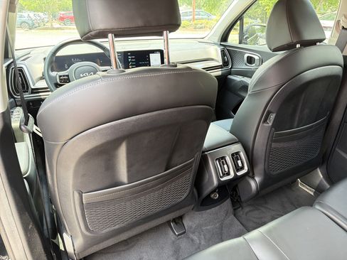 Used 2025 Kia Sorento S FWD image 18