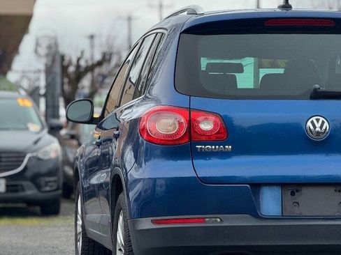 Used 2009 Volkswagen Tiguan SE image 10