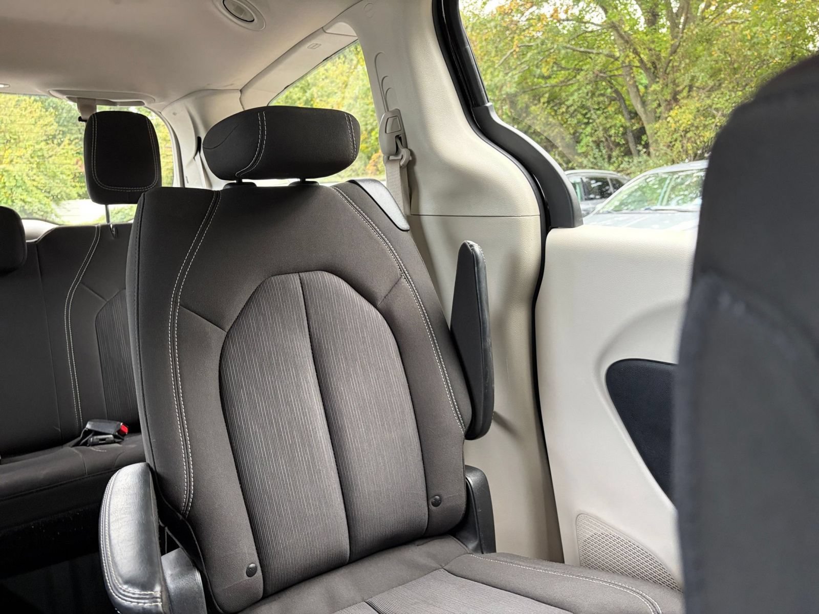Used 2024 Chrysler Voyager LX FWD image 39