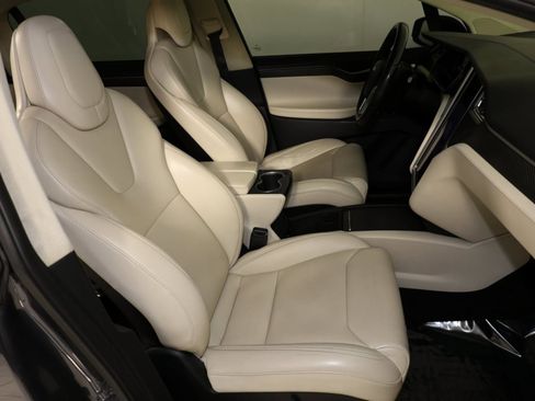 Used 2017 Tesla Model X 75D image 26