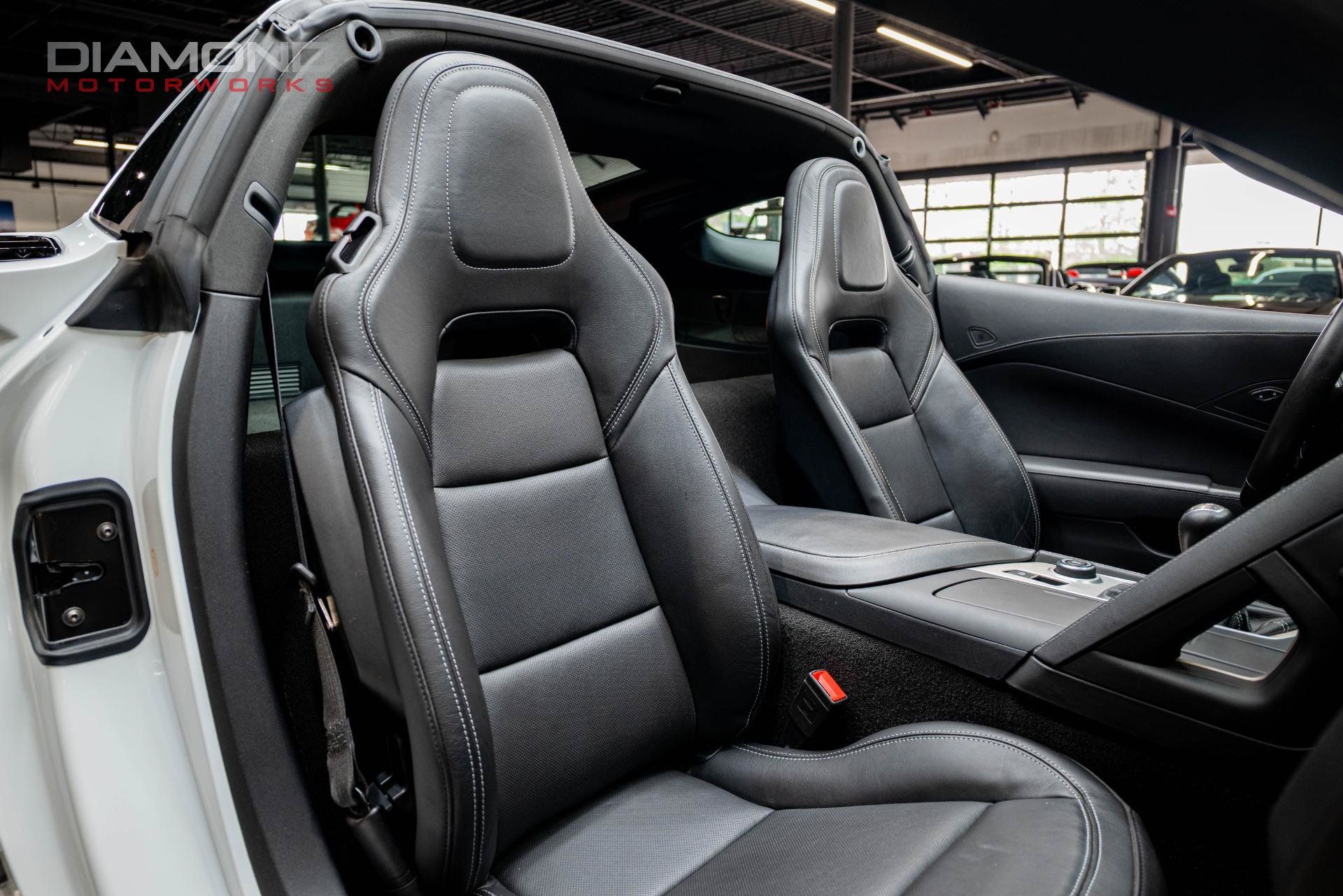 Used 2019 Chevrolet Corvette Stingray Coupe w/ 1LT RWD image 18