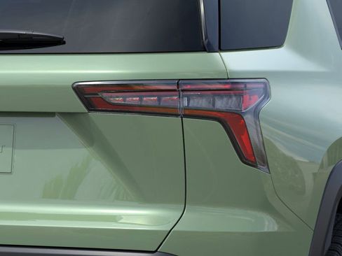 New 2025 Chevrolet Equinox LT w/ Safety and Technology Package image 11