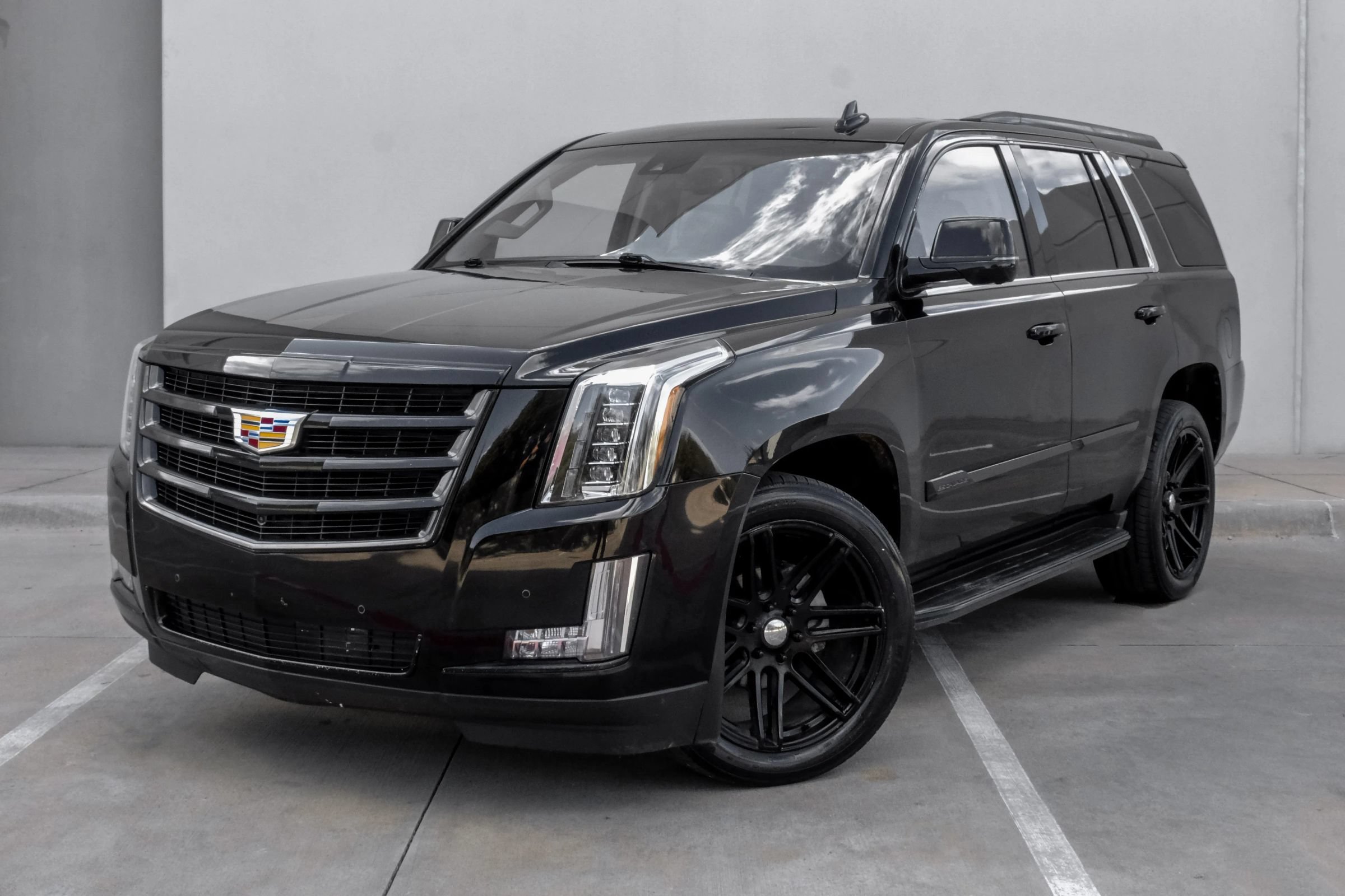 Used 2016 Cadillac Escalade Luxury AWD/4WD image 7