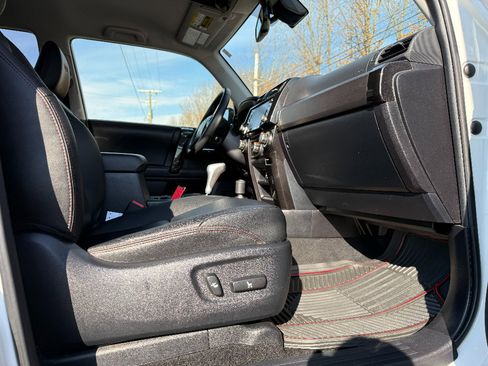 Used 2021 Toyota 4Runner TRD Off-Road Premium image 29