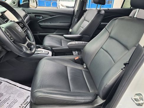 Used 2022 Honda Pilot Touring image 7