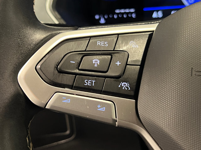 Certified 2023 Volkswagen Tiguan SE FWD image 21