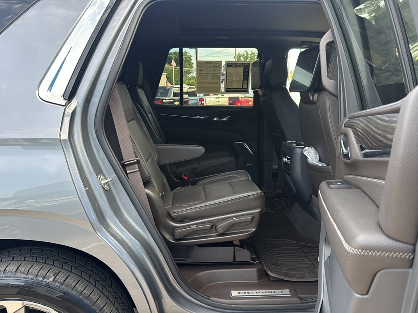 Used 2021 GMC Yukon Denali w/ Denali Ultimate Package AWD/4WD image 22