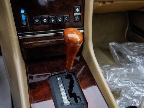 Used 1988 Mercedes-Benz 560 SL image 32