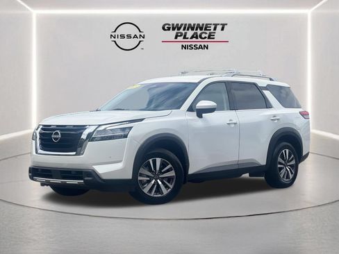 Used 2023 Nissan Pathfinder SL AWD/4WD image 1