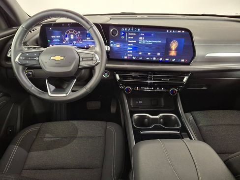 Used 2024 Chevrolet Traverse LT image 10