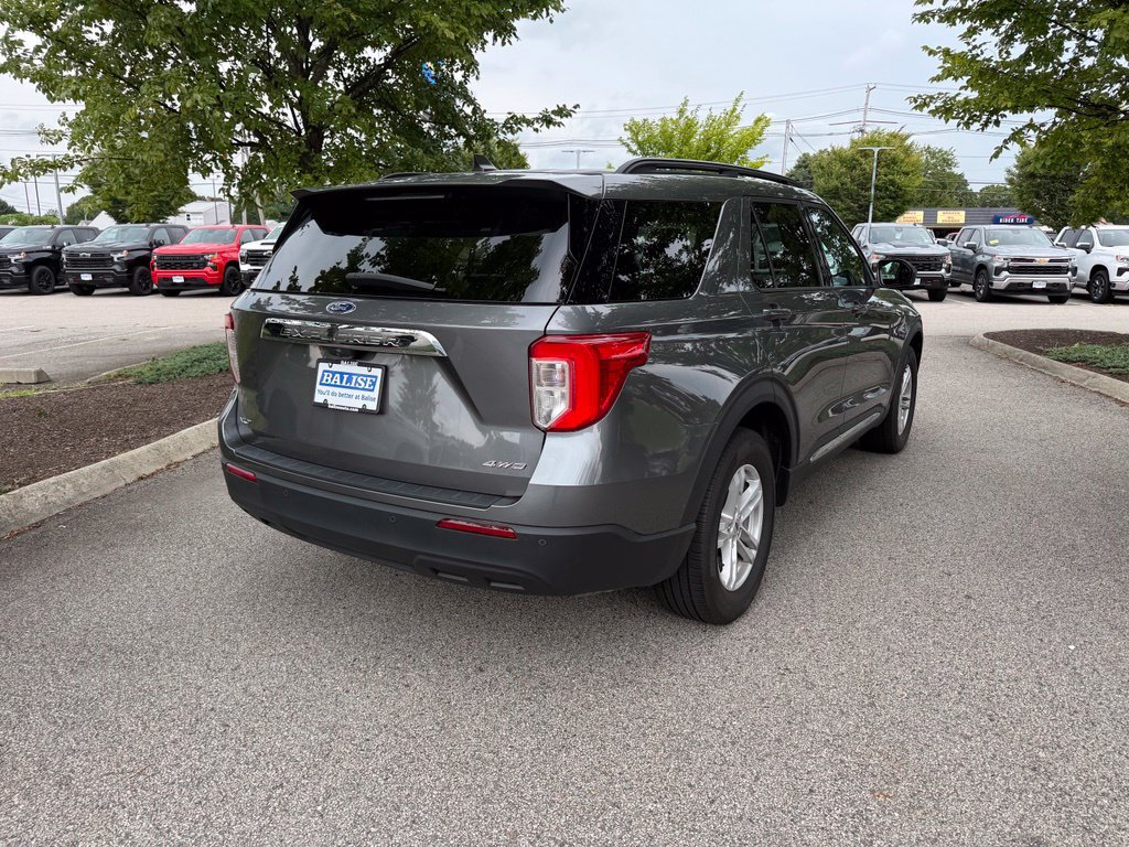 Used 2024 Ford Explorer XLT AWD/4WD image 5