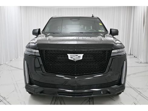 Used 2023 Cadillac Escalade Sport Platinum w/ LPO, ONYX Package AWD/4WD image 3